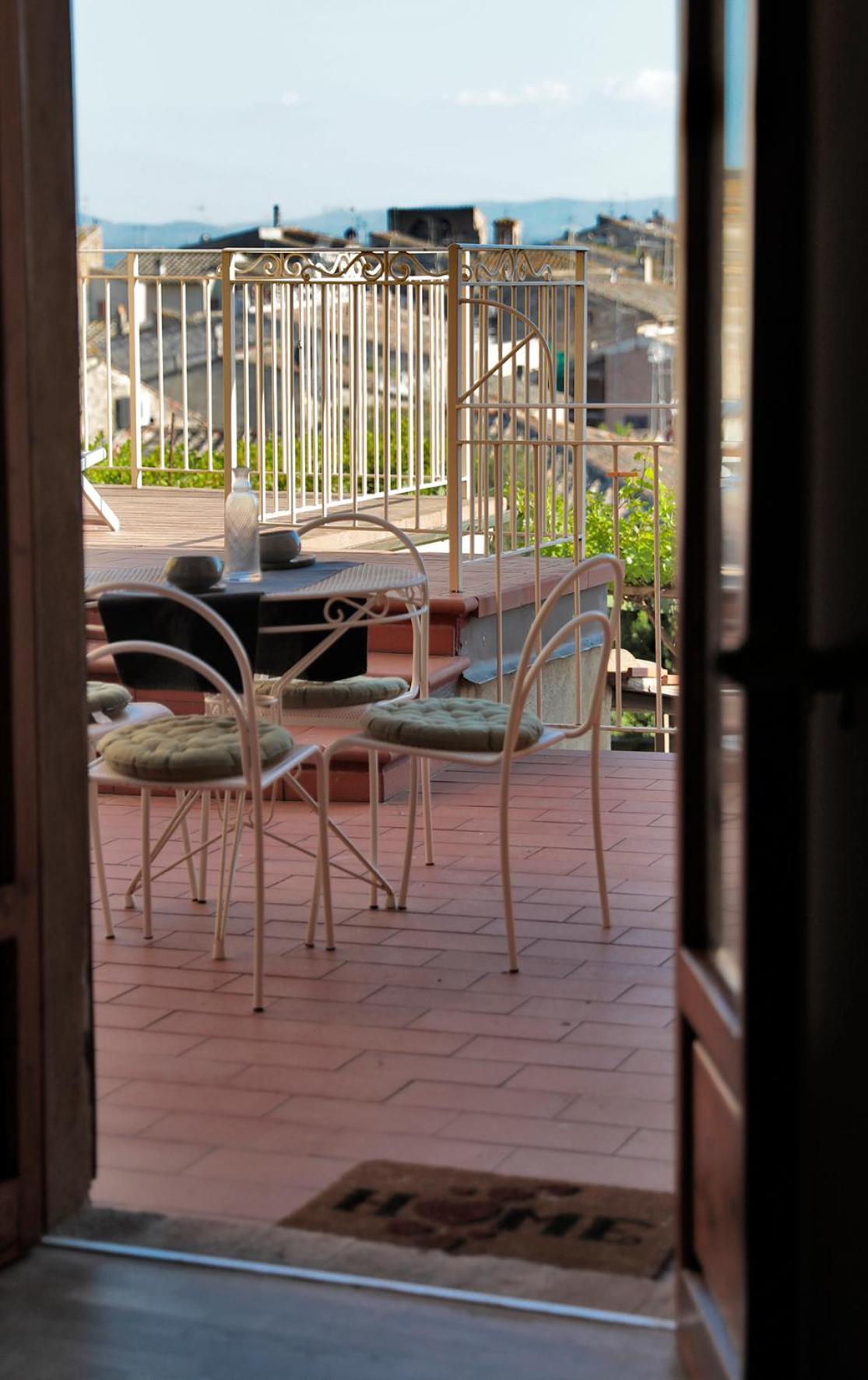Appartamento Le Palme Con Terrazze In Centro San Gimignano Exterior photo
